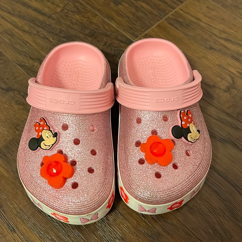 Disney Crocs for Kids - Minnie Mouse Clogs - Glitter Pink, size 11